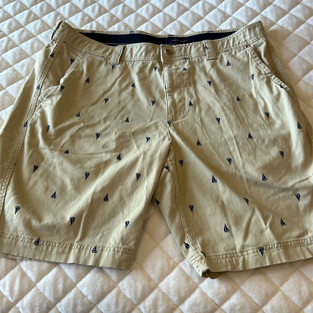 Men’s St John’s Bay sailboat shorts